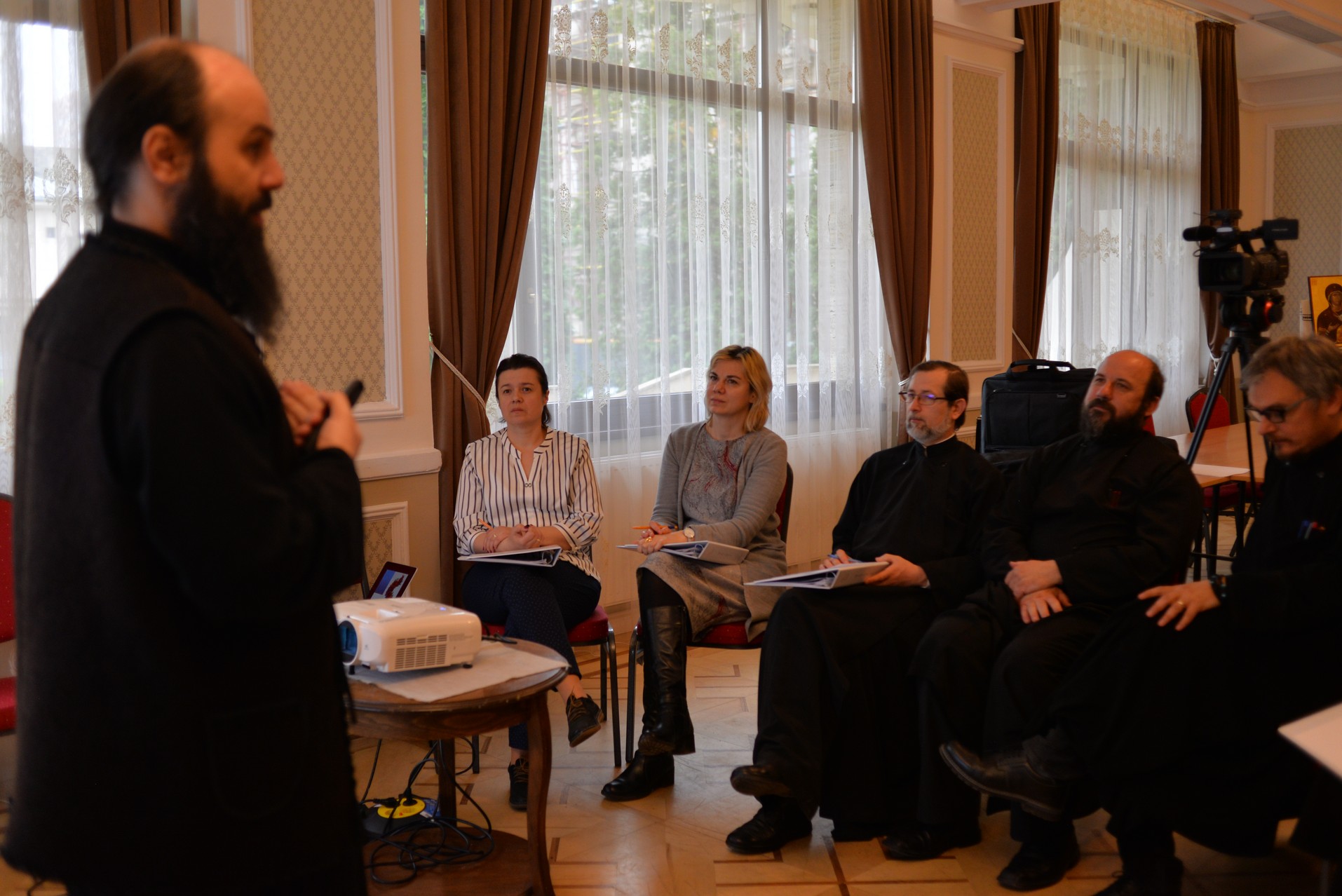 Foto: Bogdan Bulgariu Curs de pregătire a mentorilor din seminariile şi liceele teologice ale Arhiepiscopiei Iaşilor