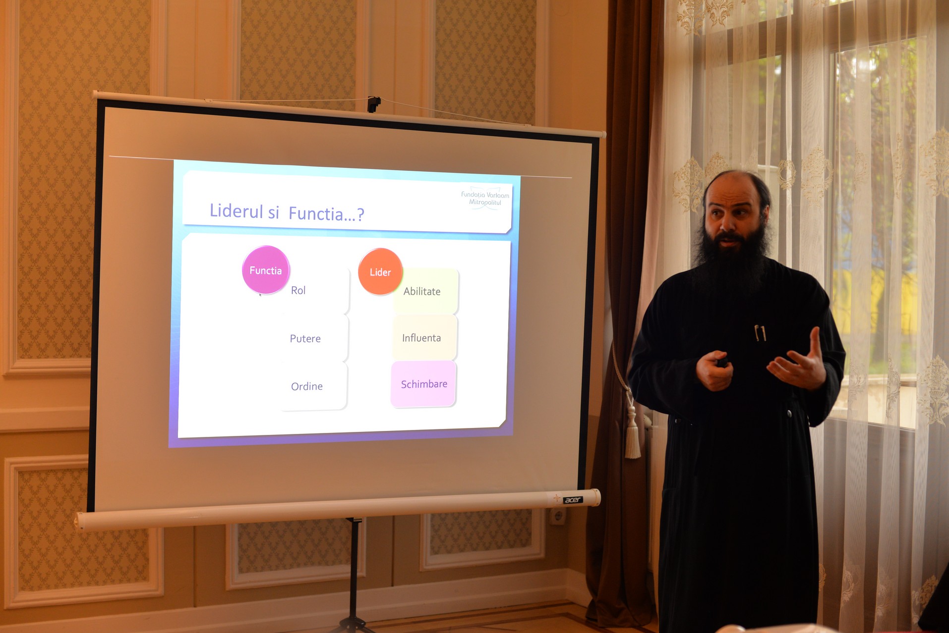 Foto: Bogdan Bulgariu Curs de pregătire a mentorilor din seminariile şi liceele teologice ale Arhiepiscopiei Iaşilor