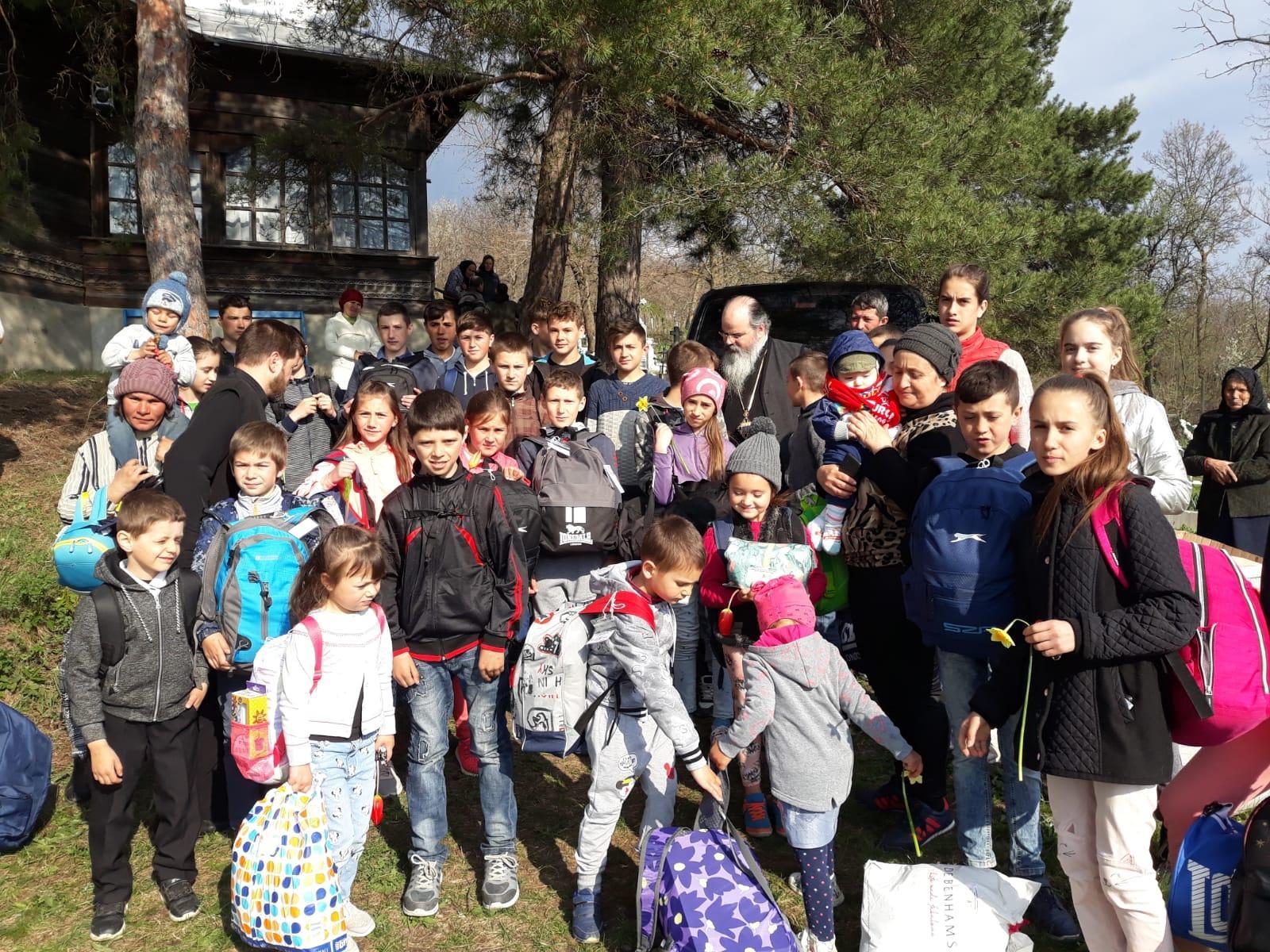 Daruri de Sfintele Paşti pentru copiii din satele Ştioborăni şi Bouşori