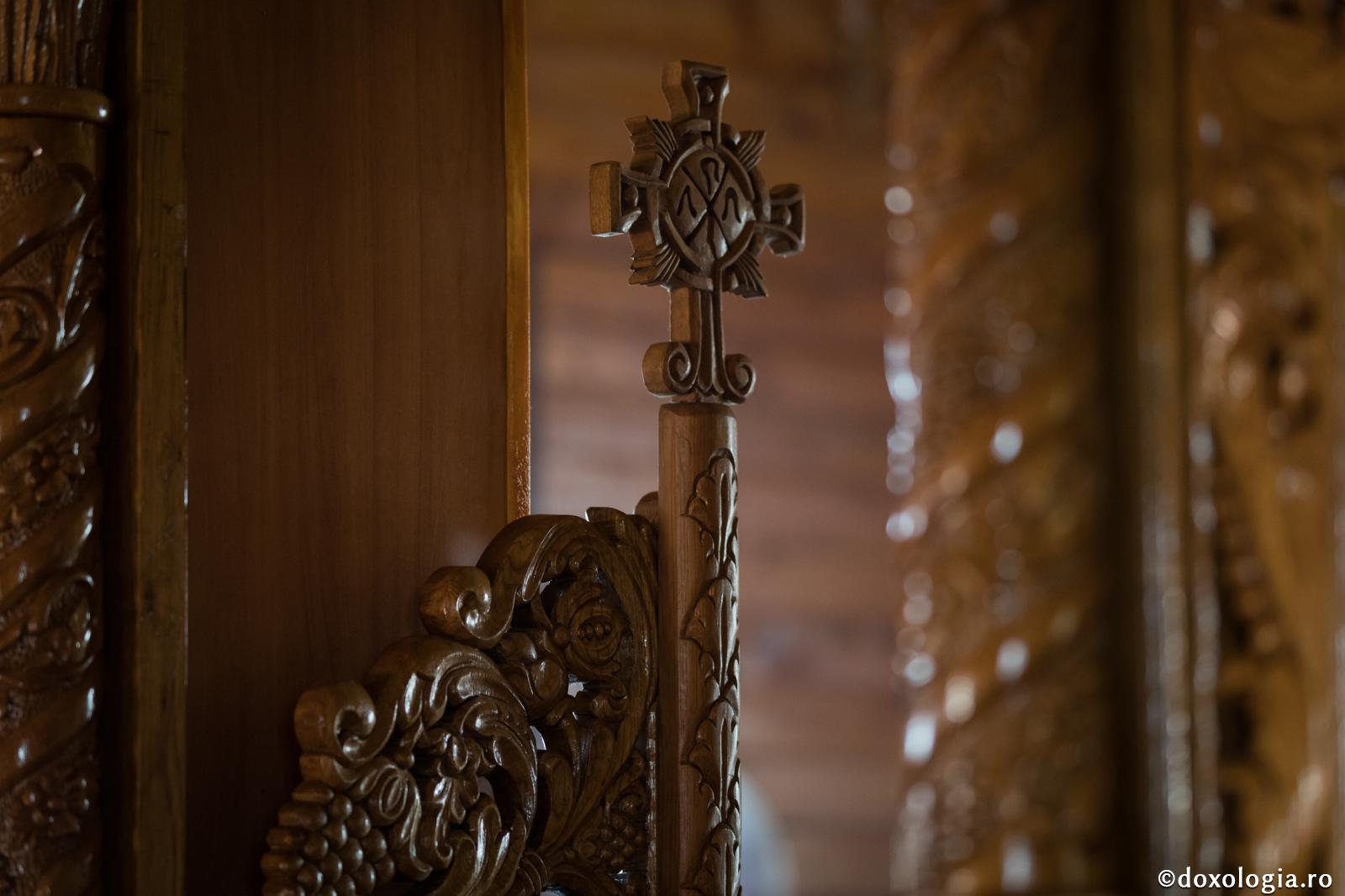 (Audio) „Săptămâna Sfintelor Patimi - Să rămânem statornici în aceste zile în iubirea pe care Dumnezeu ne-o împărtășește” - Arhim. Nichifor Horia