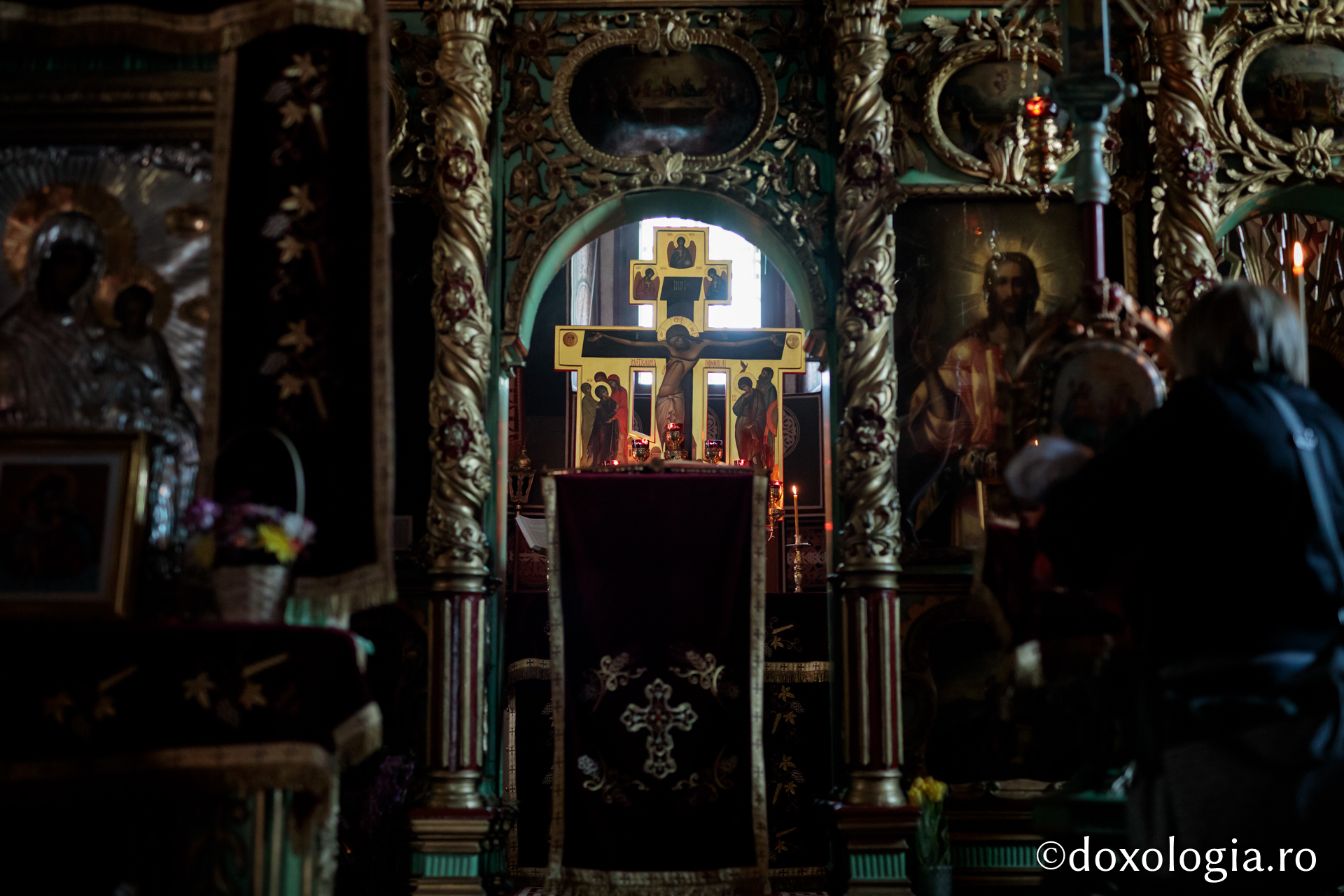 Și eu L-am răstignit pe Hristos – pelerini pe drumul spre Înviere