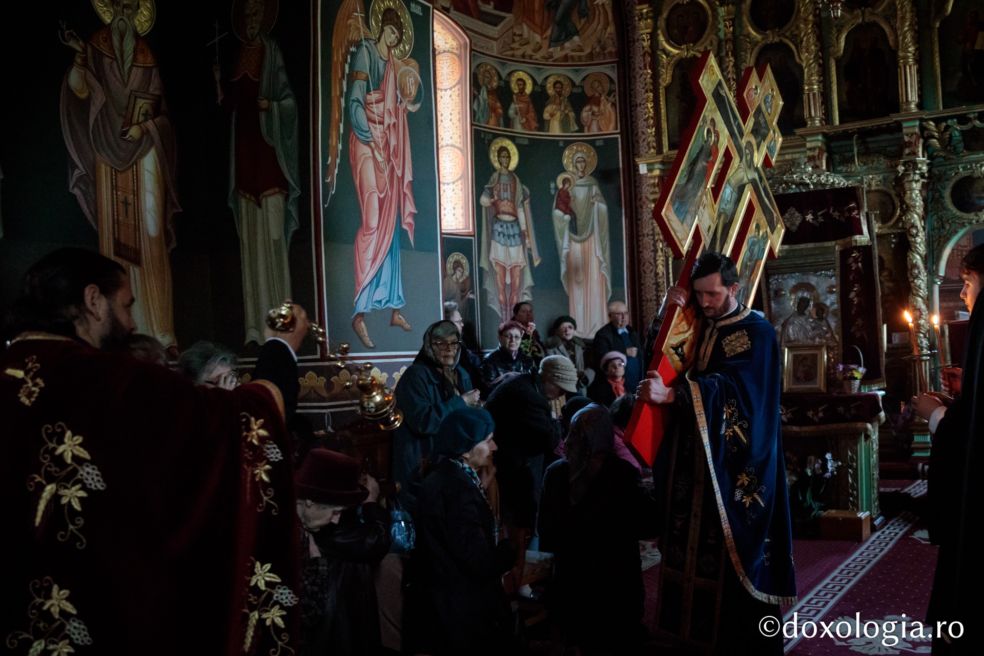 Și eu L-am răstignit pe Hristos – pelerini pe drumul spre Înviere