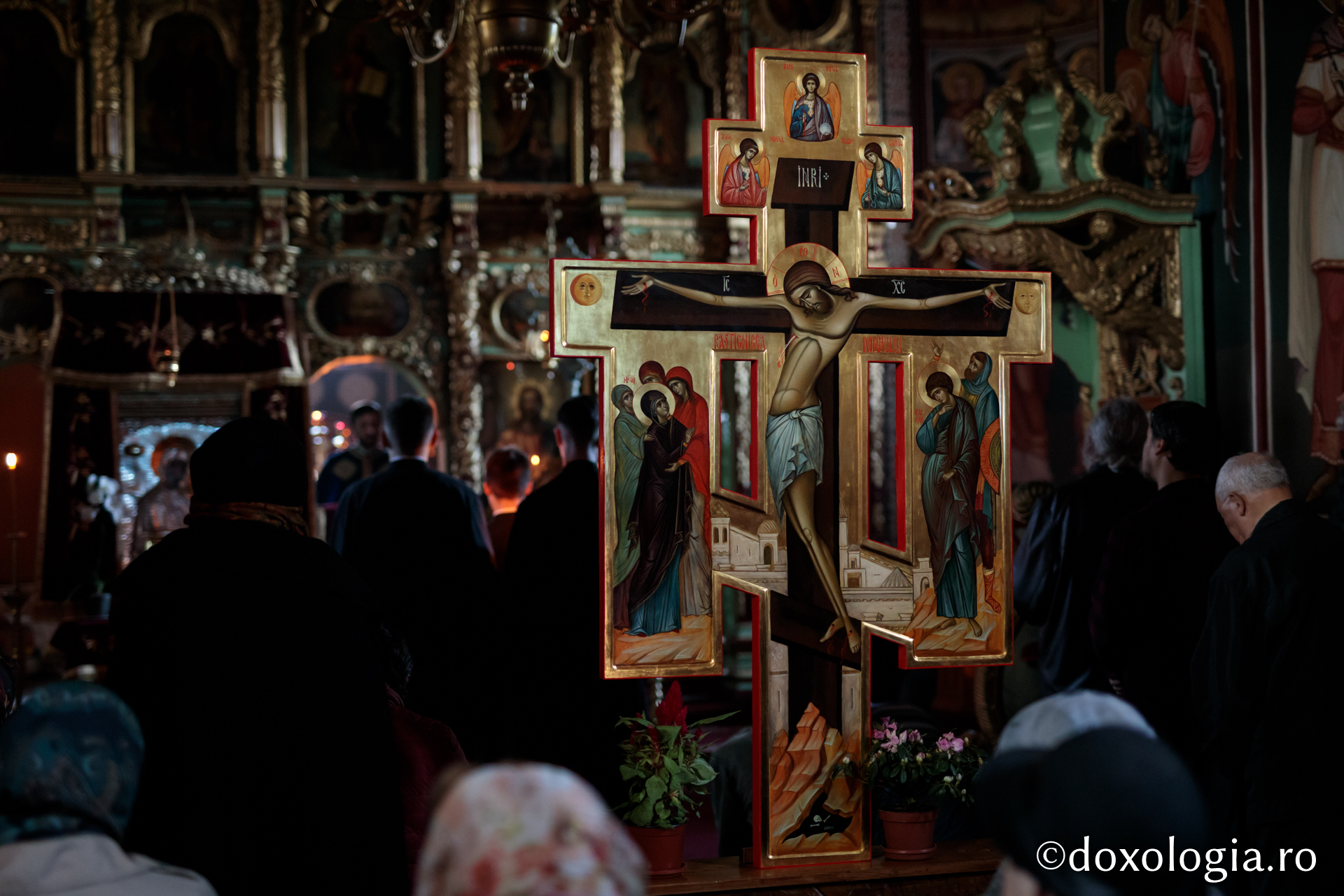 Și eu L-am răstignit pe Hristos – pelerini pe drumul spre Înviere