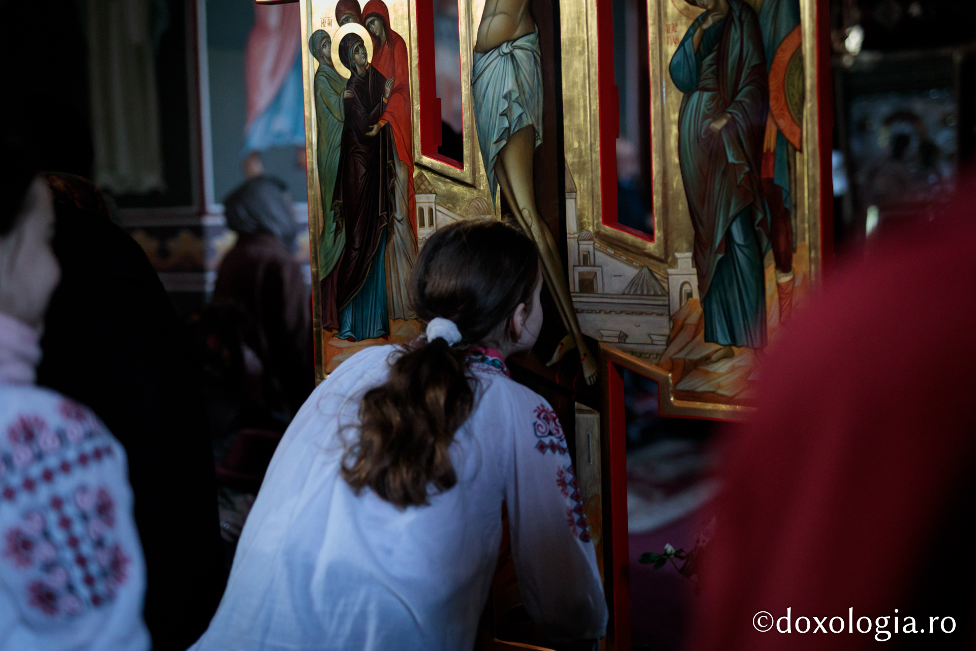 Și eu L-am răstignit pe Hristos – pelerini pe drumul spre Înviere