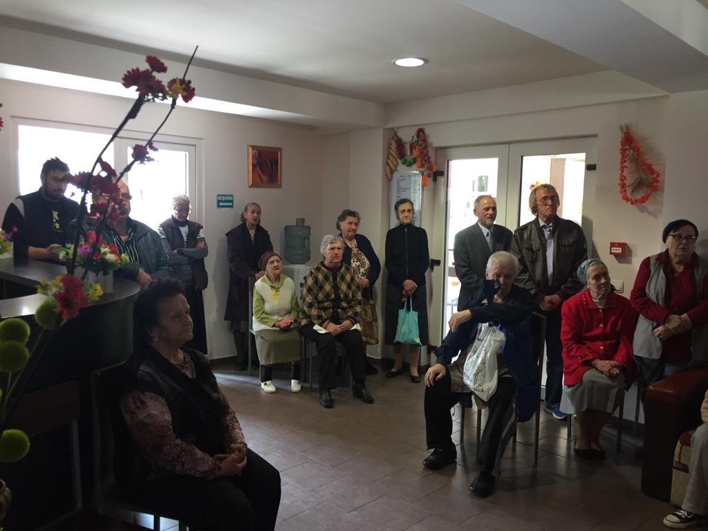 Dar de suflet pentru bătrânii Căminului „Sfinţii Împăraţi Constantin şi Elena” din Iaşi