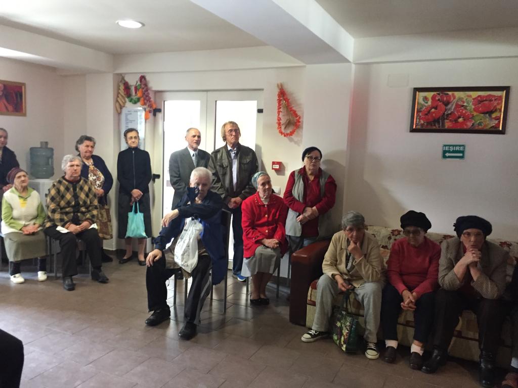 Dar de suflet pentru bătrânii Căminului „Sfinţii Împăraţi Constantin şi Elena” din Iaşi