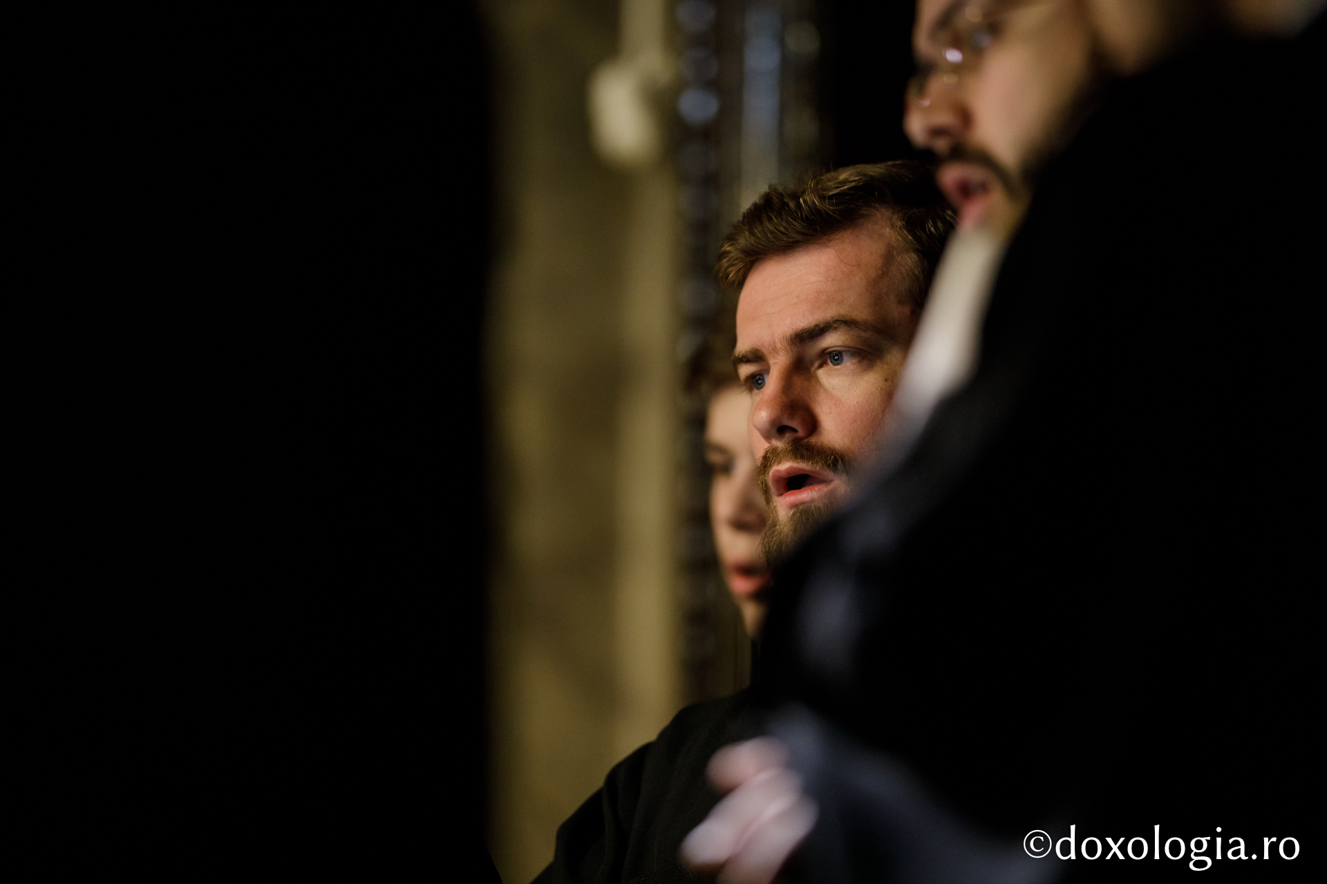 Liturghia din Sfânta și Marea Sâmbătă/ Foto: Oana Nechifor Cu un pas mai aproape de Bucurie – pelerini pe drumul spre Înviere