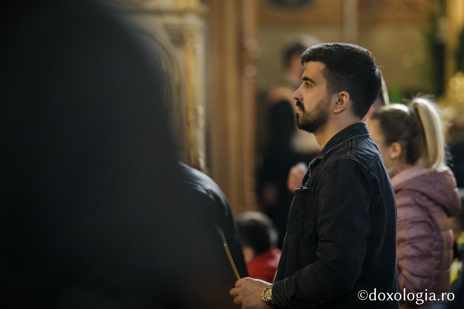 Liturghia din Sfânta și Marea Sâmbătă/ Foto: Oana Nechifor Cu un pas mai aproape de Bucurie – pelerini pe drumul spre Înviere