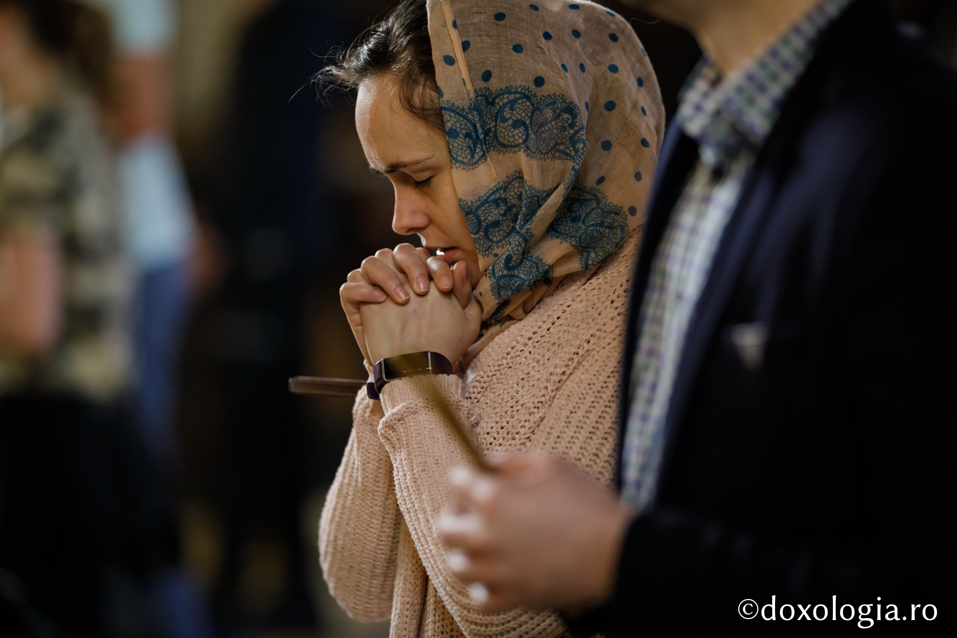 Liturghia din Sfânta și Marea Sâmbătă/ Foto: Oana Nechifor Cu un pas mai aproape de Bucurie – pelerini pe drumul spre Înviere