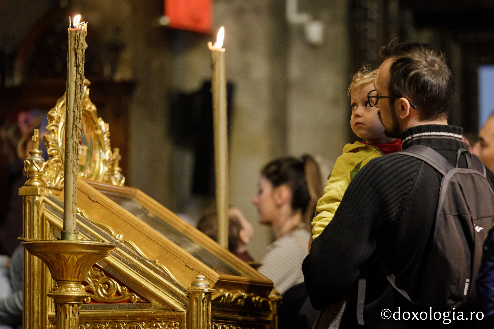 Liturghia din Sfânta și Marea Sâmbătă/ Foto: Oana Nechifor Cu un pas mai aproape de Bucurie – pelerini pe drumul spre Înviere