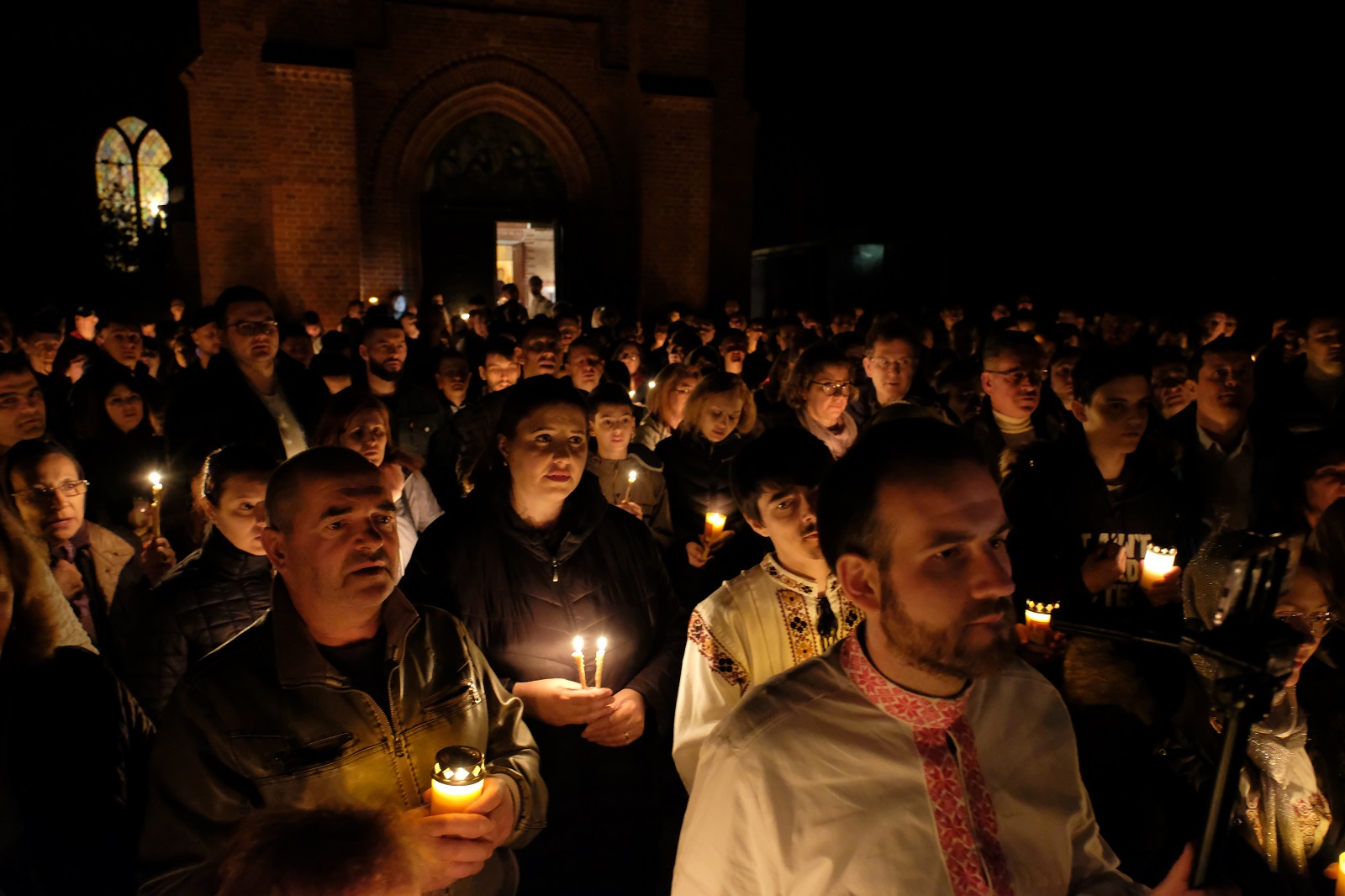 La Copenhaga, Preasfințitul Macarie a oferit Lumina Învierii Majestății Sale Margareta și românilor din comunitate