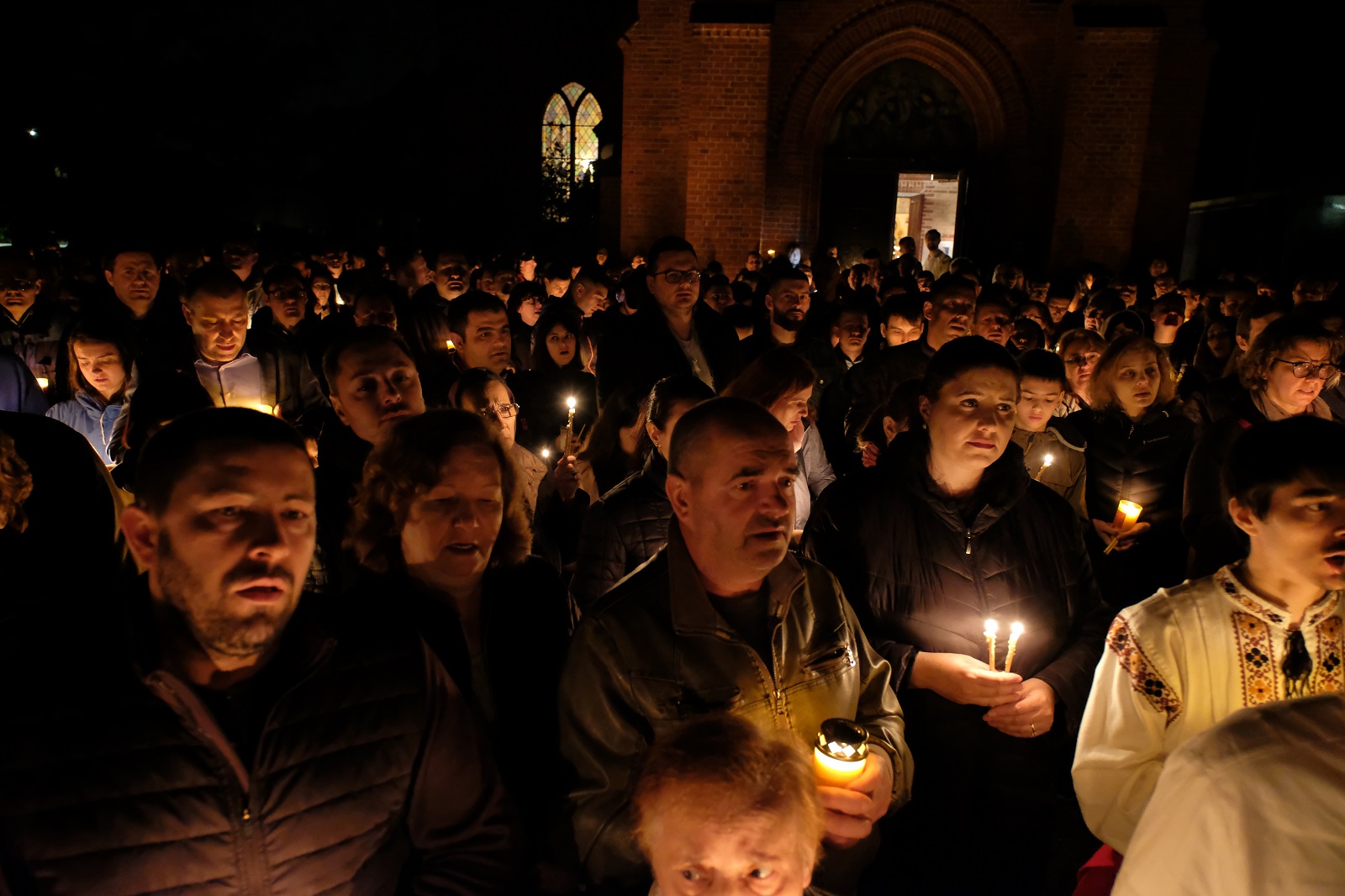 La Copenhaga, Preasfințitul Macarie a oferit Lumina Învierii Majestății Sale Margareta și românilor din comunitate