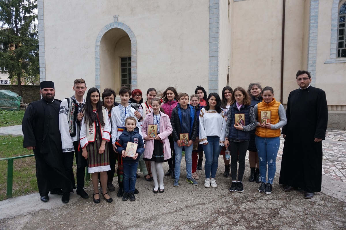 Parohia Găneşti din Protopopiatul Pașcani, finalistă în etapa eparhială a Concursului catehetic „Hristos, Sufletul satului meu”