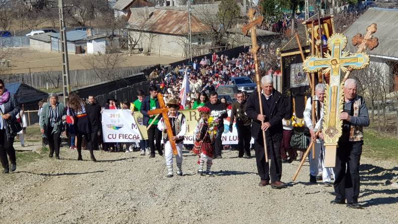 Procesini în cinstea Sfintei Cruci în protopopiatele Bacău şi Roman