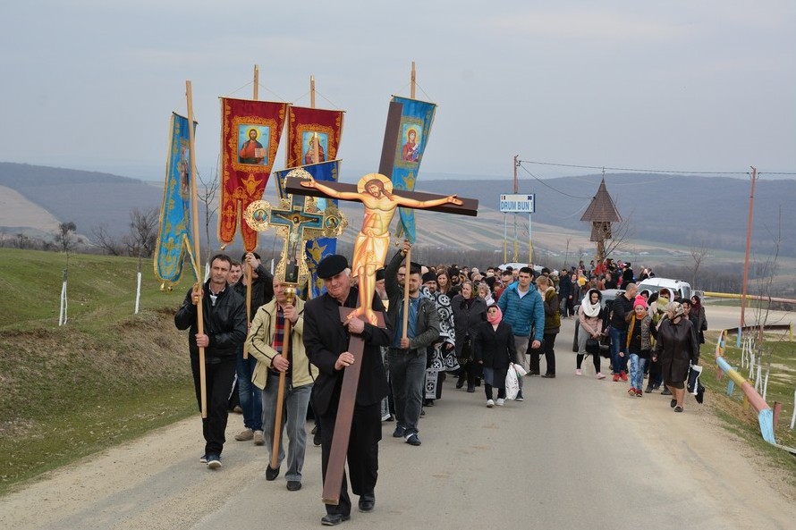 Pelerinii, așteptați la Procesiunea „Drumul Crucii” de la Mănăstirea Hadâmbu