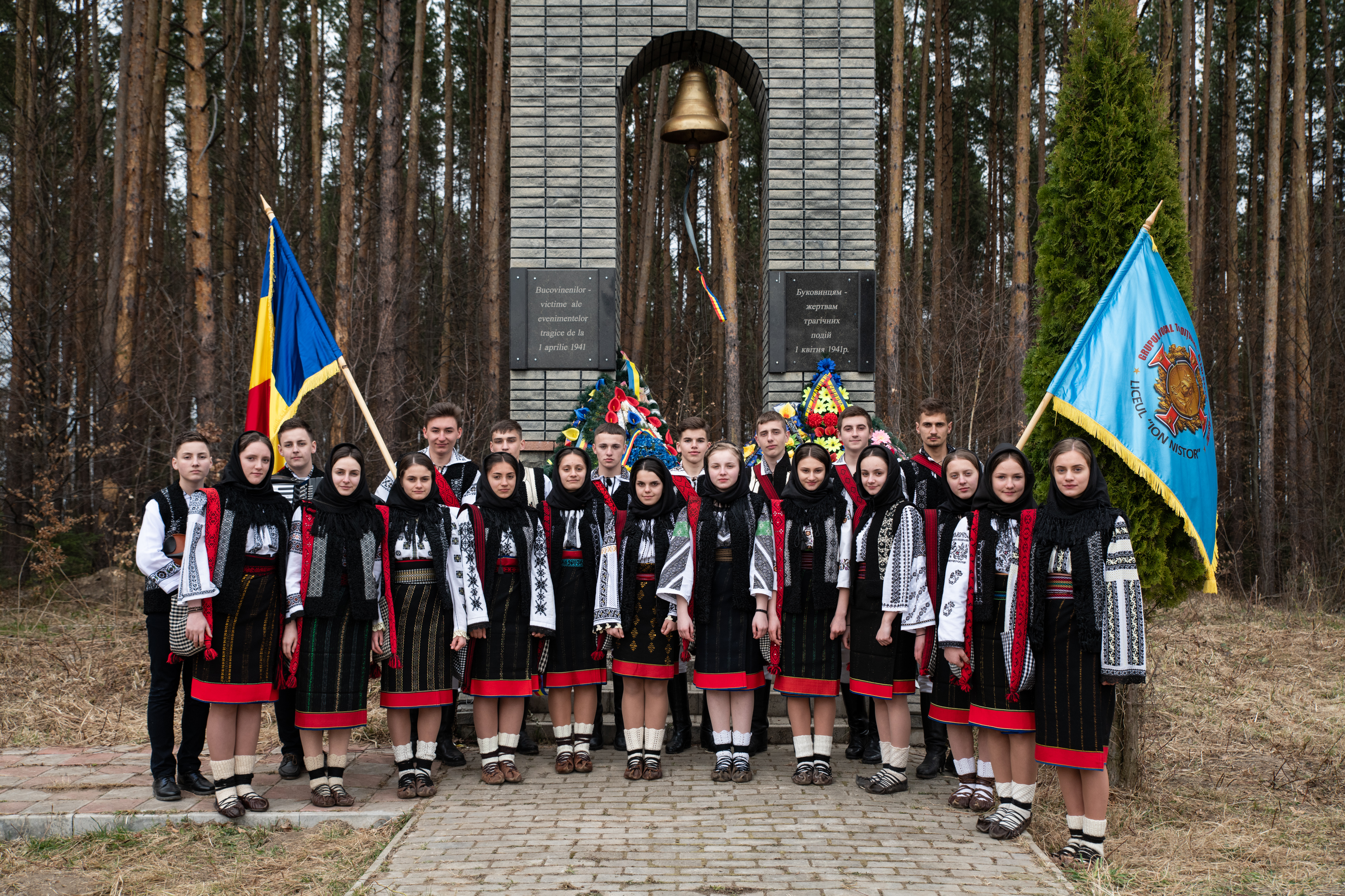 Românii căzuți la Fântâna Albă pe 1 aprilie 1941, pomeniţi atât la locul martiriului, cât și la Mănăstirea Putna