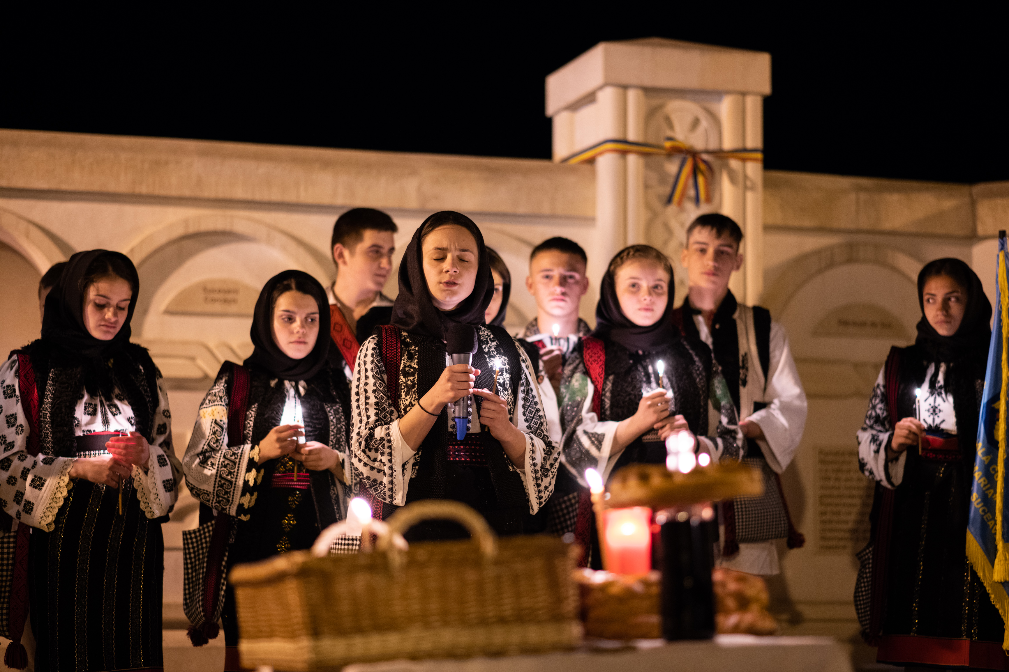 Românii căzuți la Fântâna Albă pe 1 aprilie 1941, pomeniţi atât la locul martiriului, cât și la Mănăstirea Putna