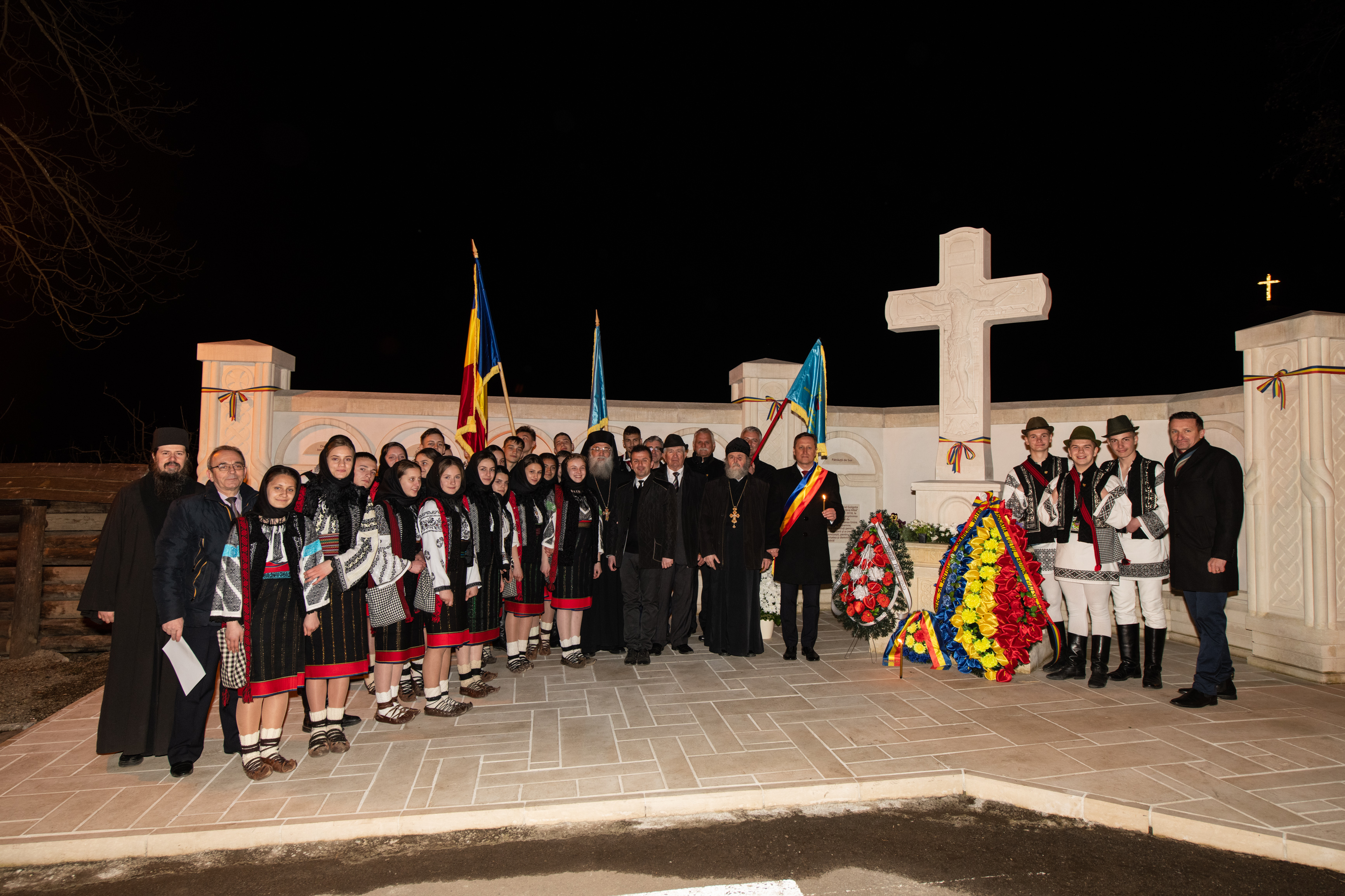 Românii căzuți la Fântâna Albă pe 1 aprilie 1941, pomeniţi atât la locul martiriului, cât și la Mănăstirea Putna