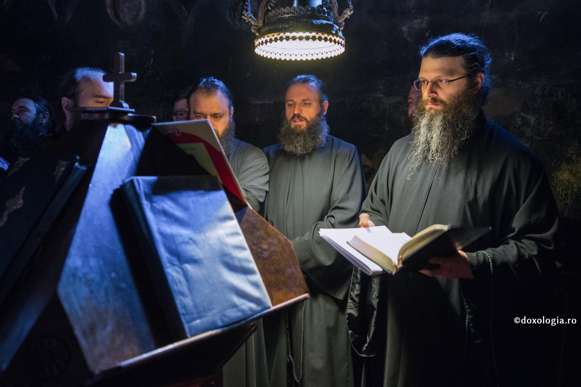 40 de cântări pentru fiecare zi din Postul Paștilor