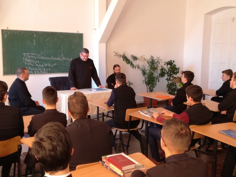 Prelegere de drept canonic la Liceul Teologic Ortodox din Roman