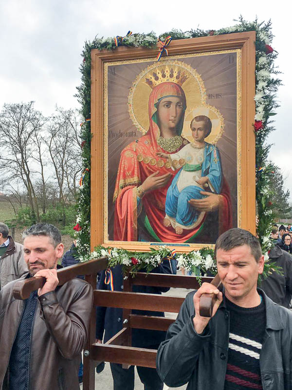 Procesiune de Florii în Parohia Crasnaleuca din Protopopiatul Săveni