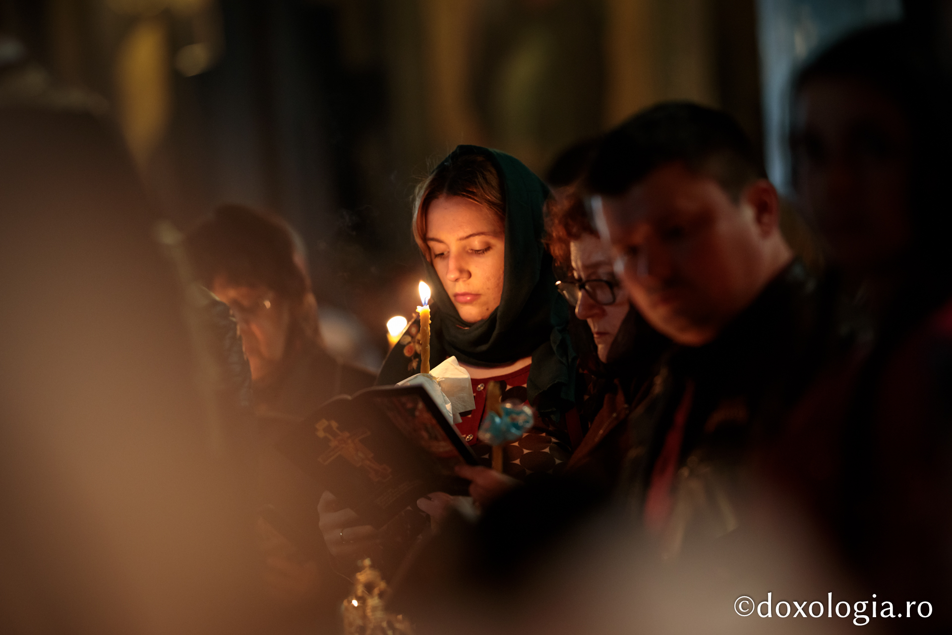 Deniile din Sfânta și Marea Sâmbătă – Prohodul Domnului la Catedrala Mitropolitană din Iași/ Foto: Oana Nechifor Răsărind El iar, lumea va bucura – pelerini pe drumul spre Înviere
