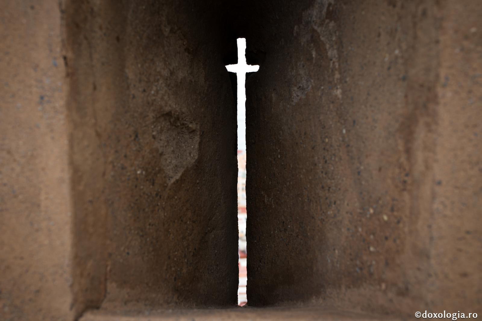 Foto: Oana Nechifor Crucea – singurul loc în care omul se putea întâlni cu Dumnezeu