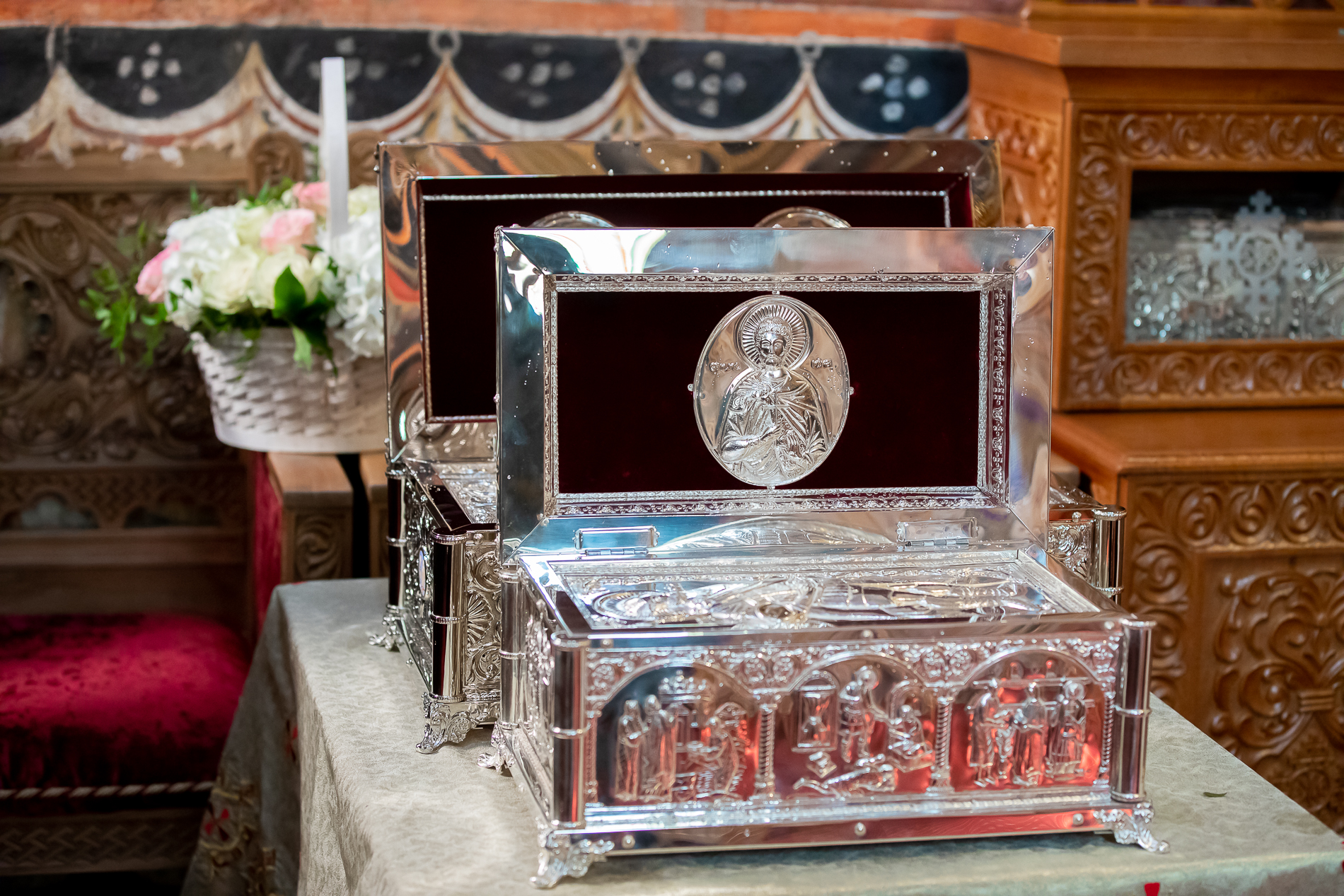 Părintele Patriarh Daniel a sfințit două racle pentru moaştele Sfinților Mucenici Haralambie, Teodor Tiron și Mina