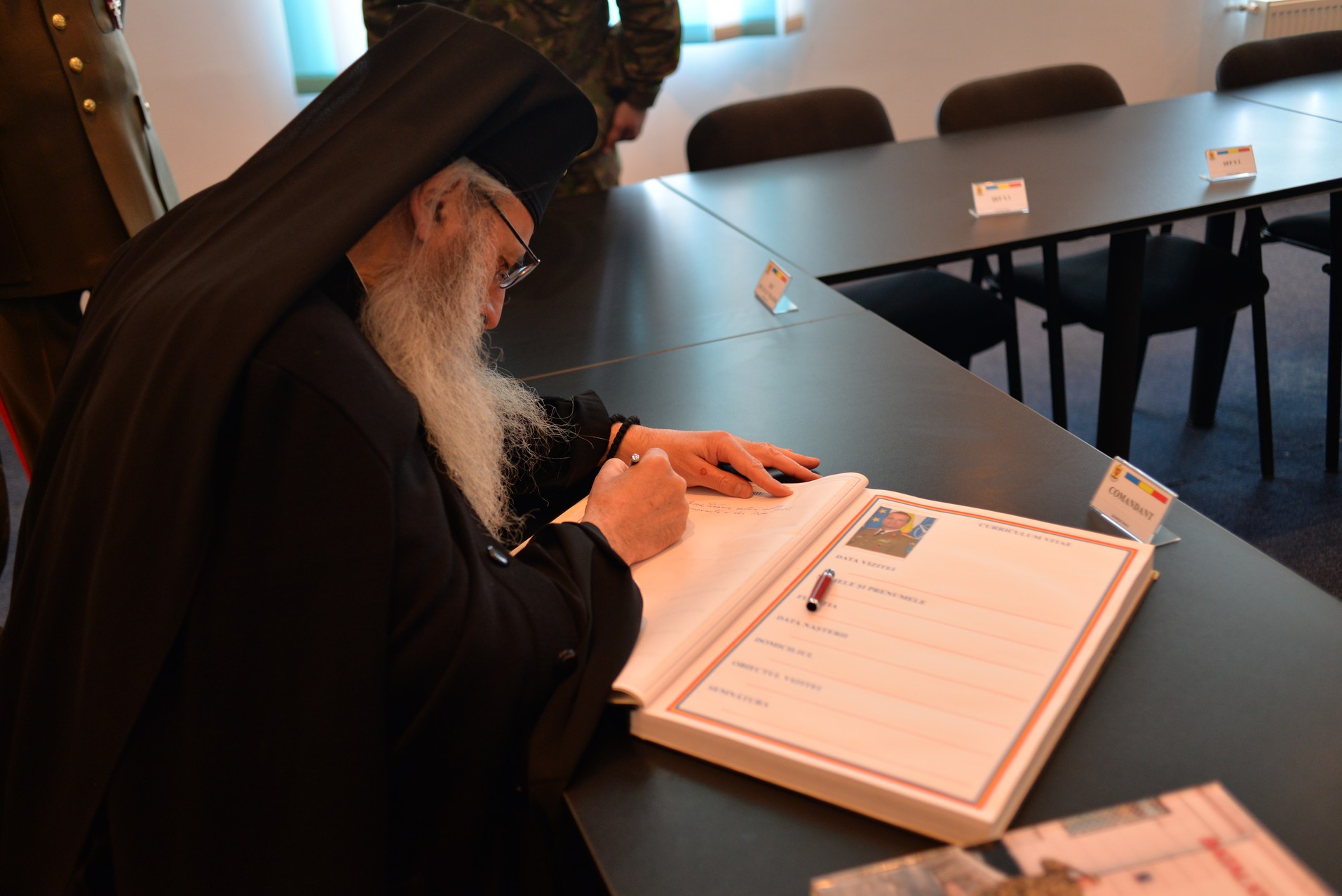 „Pentru o unitate militară, drapelul semnifică același lucru precum Crucea pentru Biserică”