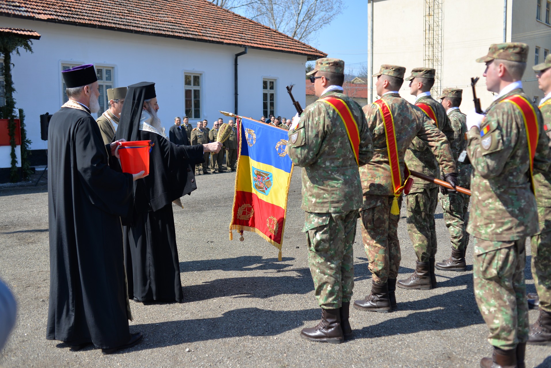 „Pentru o unitate militară, drapelul semnifică același lucru precum Crucea pentru Biserică”