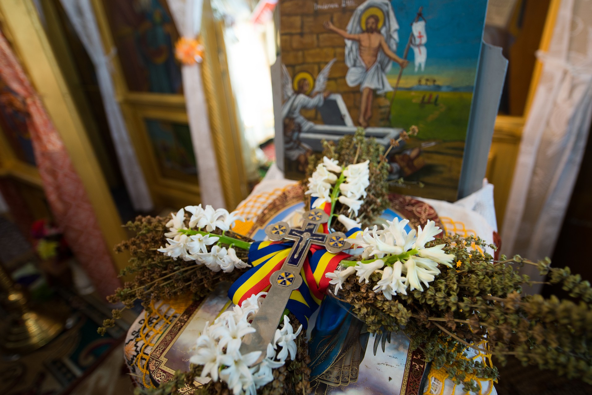 Slujire arhierească la Stolniceni, comuna Răuseni: „Omul își răstignește inima când îi iartă pe vrăjmași”