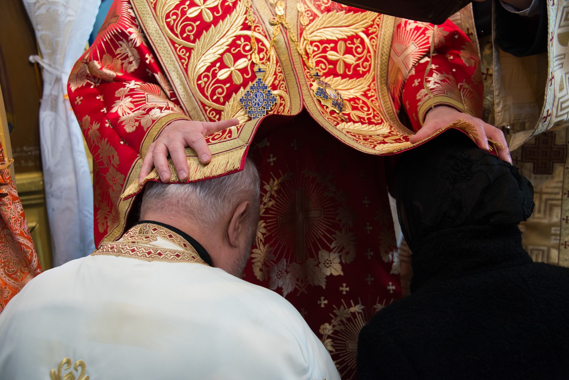 Slujire arhierească la Stolniceni, comuna Răuseni: „Omul își răstignește inima când îi iartă pe vrăjmași”