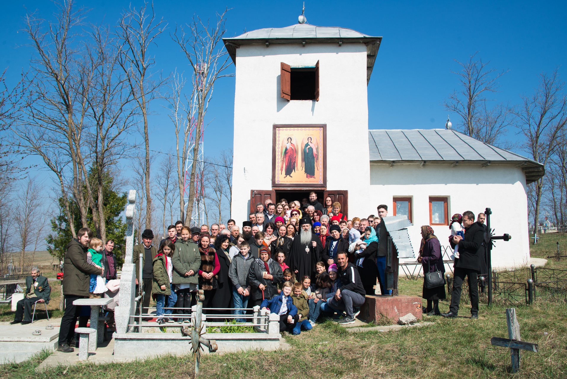 Slujire arhierească la Stolniceni, comuna Răuseni: „Omul își răstignește inima când îi iartă pe vrăjmași”