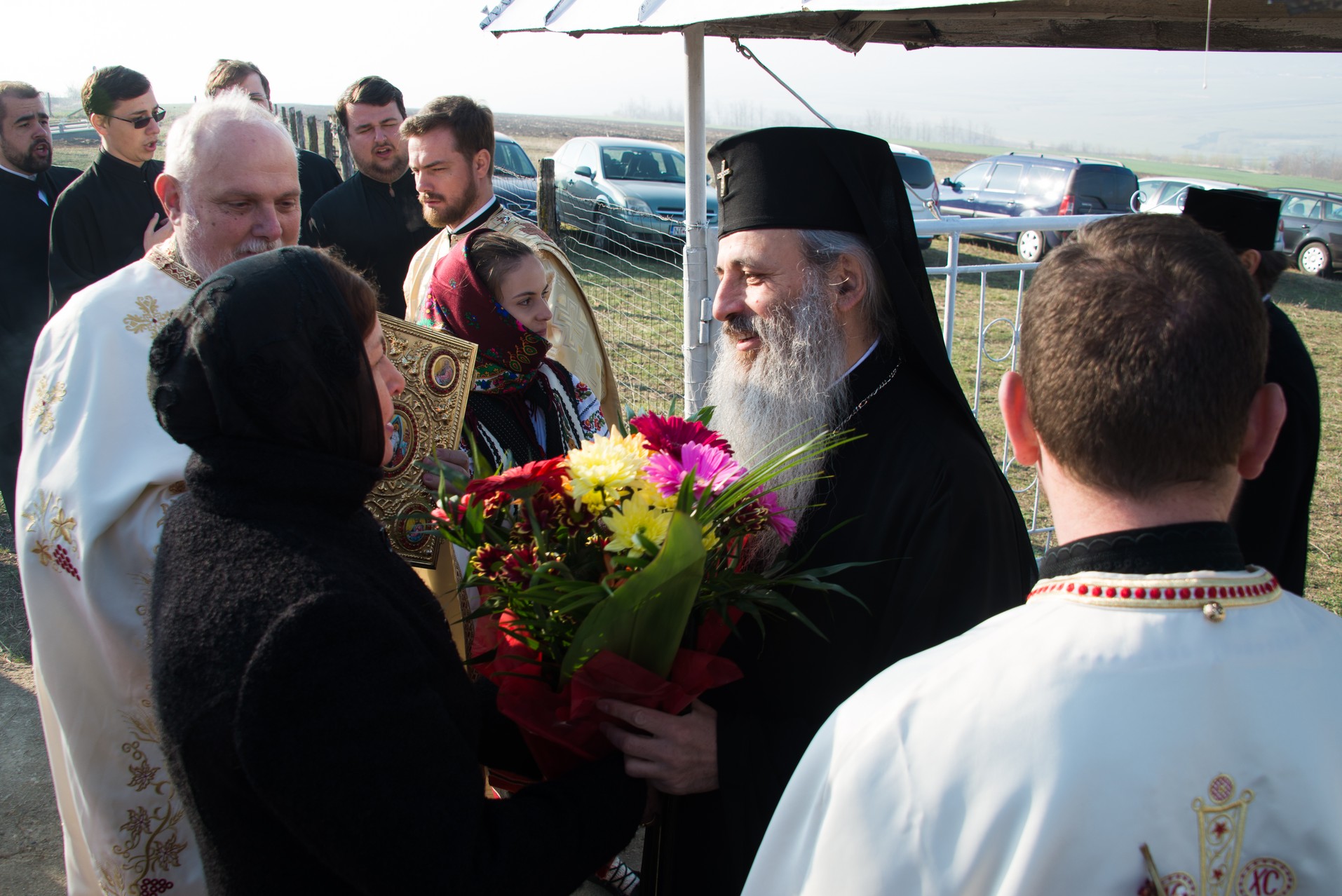 Slujire arhierească la Stolniceni, comuna Răuseni: „Omul își răstignește inima când îi iartă pe vrăjmași”