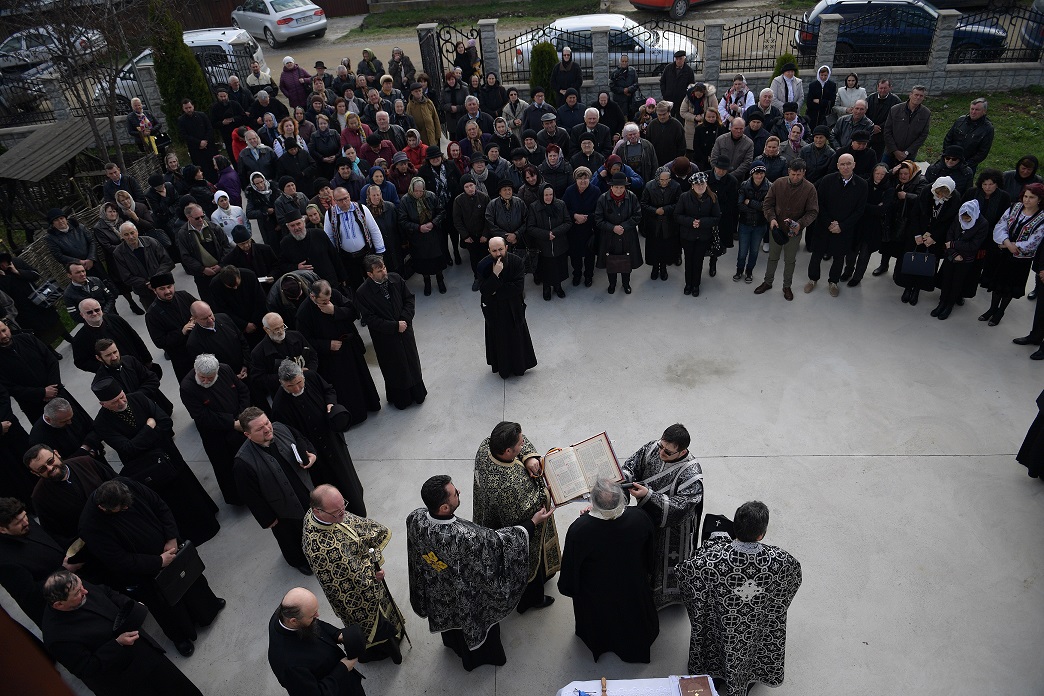 Foto: Ciprian Chirița Casa socială, oficiul parohial şi capela mortuară de la Chintinici au fost sfinţite de IPS Mitropolit Teofan