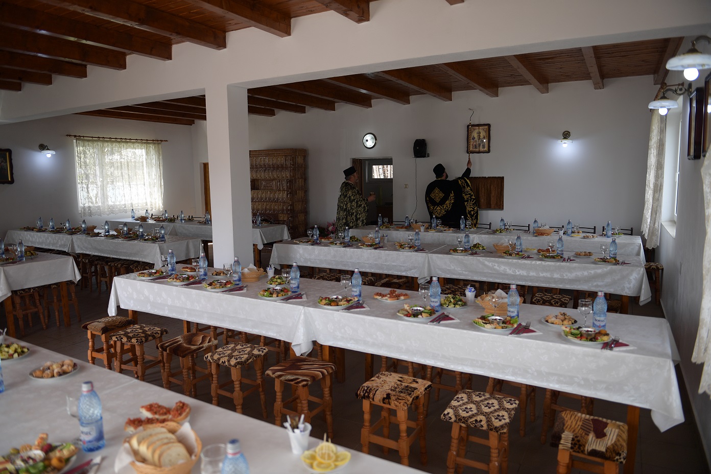 Foto: Ciprian Chirița Casa socială, oficiul parohial şi capela mortuară de la Chintinici au fost sfinţite de IPS Mitropolit Teofan
