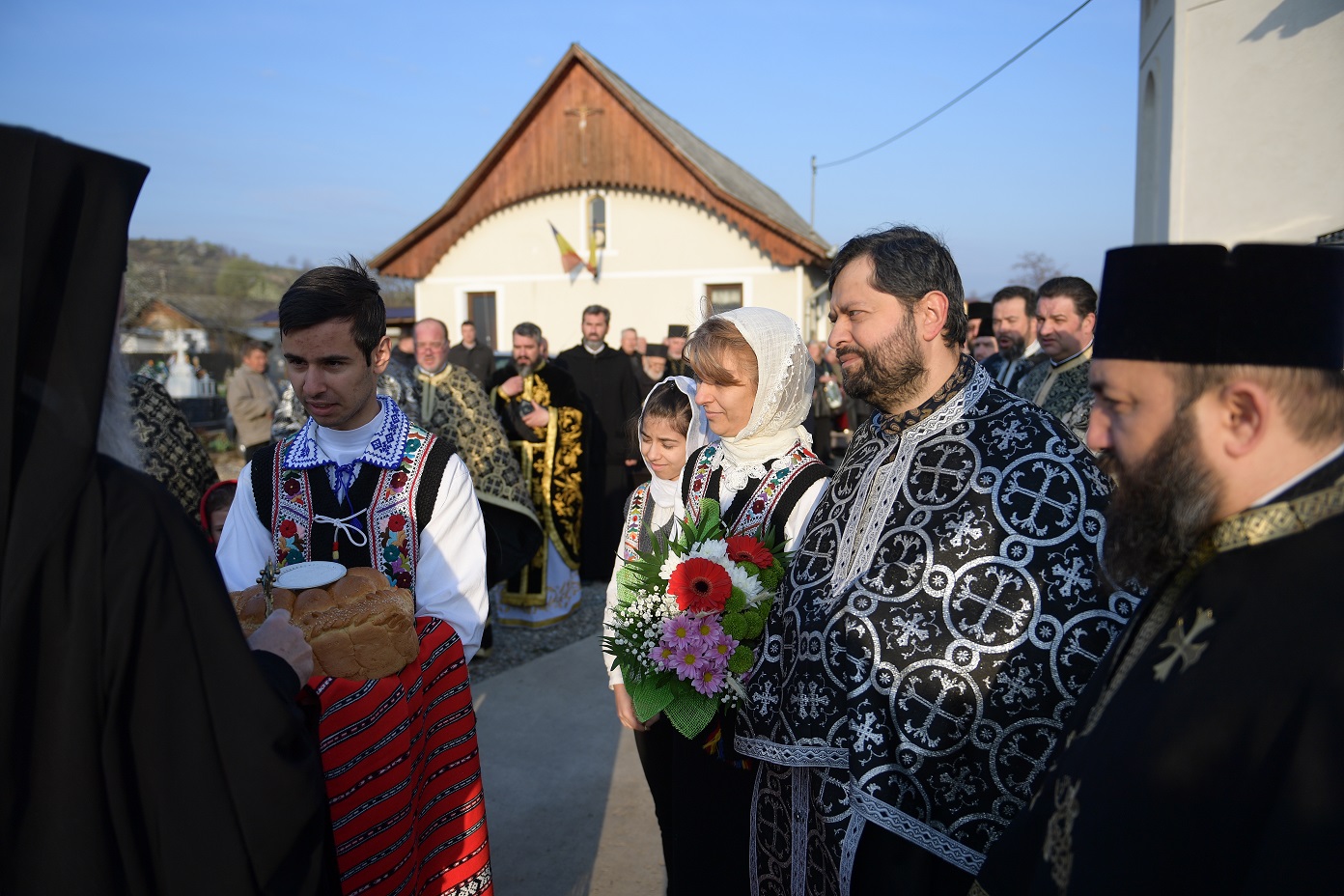 Foto: Ciprian Chirița Casa socială, oficiul parohial şi capela mortuară de la Chintinici au fost sfinţite de IPS Mitropolit Teofan