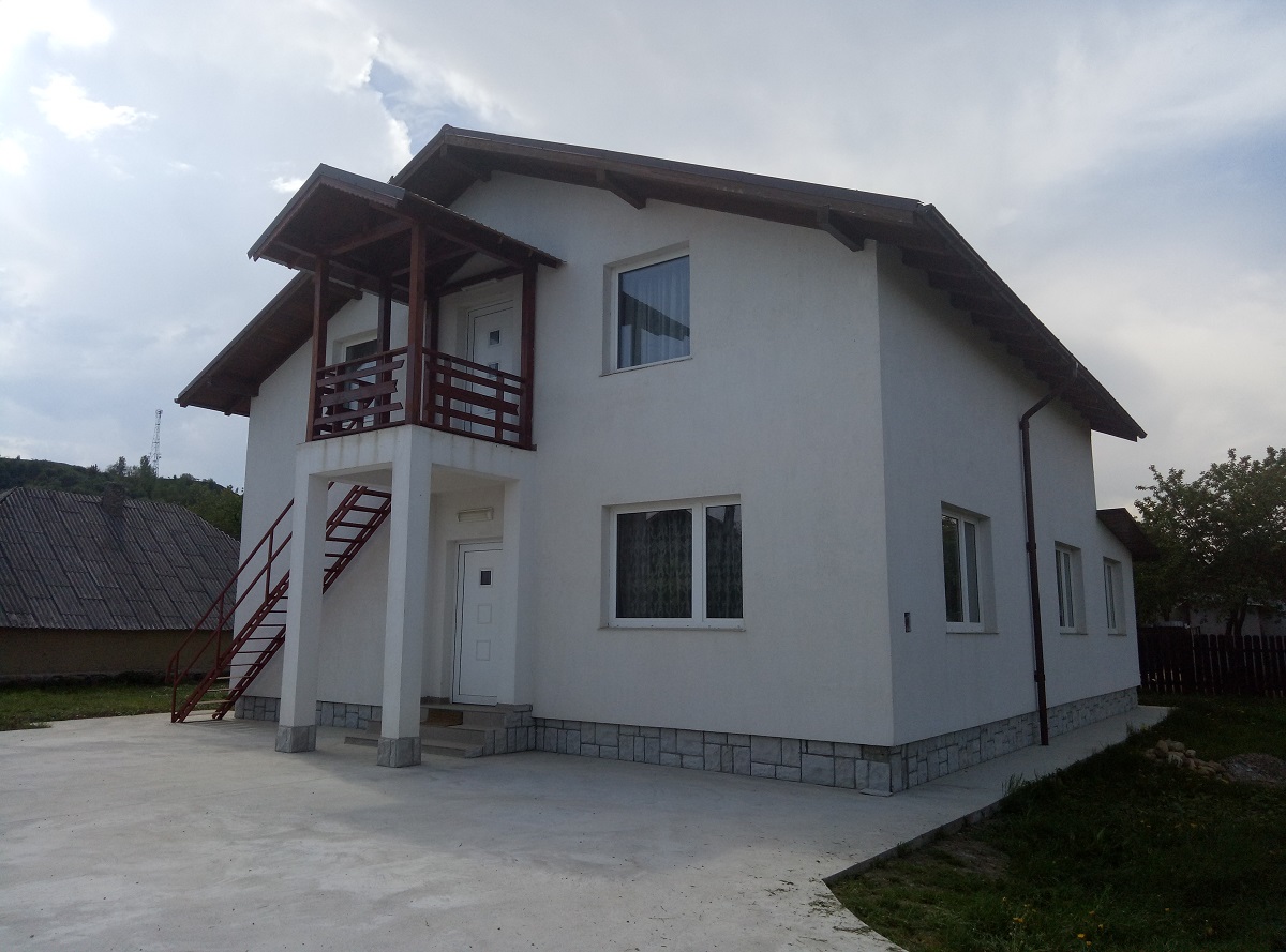 Foto: Ciprian Chirița Casa socială, oficiul parohial şi capela mortuară de la Chintinici au fost sfinţite de IPS Mitropolit Teofan