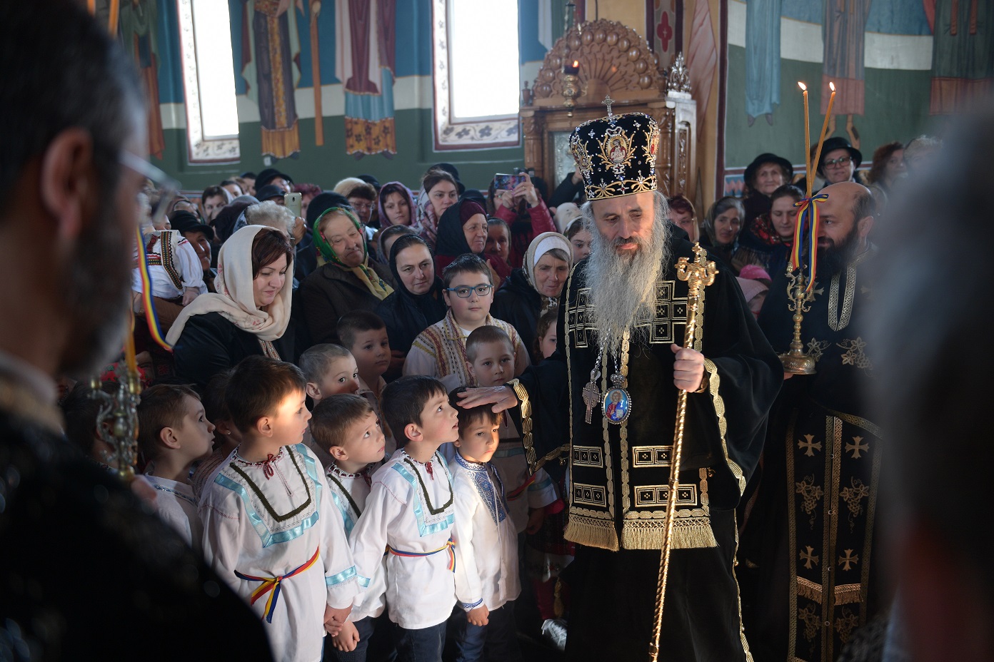 Foto: Ciprian Chirița Casa socială, oficiul parohial şi capela mortuară de la Chintinici au fost sfinţite de IPS Mitropolit Teofan