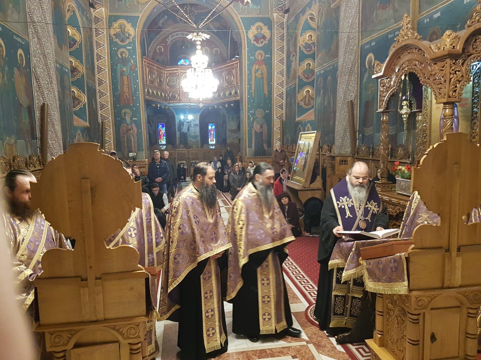 Denia Acatistului Bunei Vestiri, la catedrala din Huşi