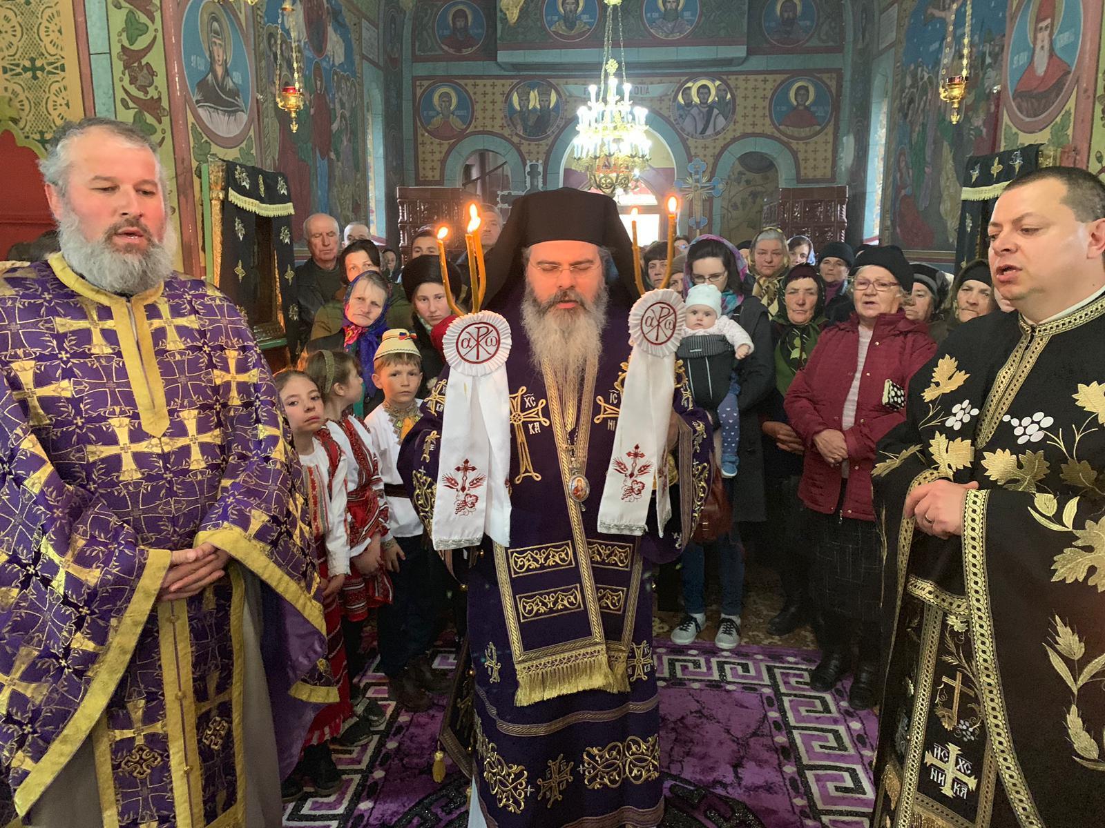 Liturghie arhierească în Parohia Mânjești, Protopopiatul Vaslui