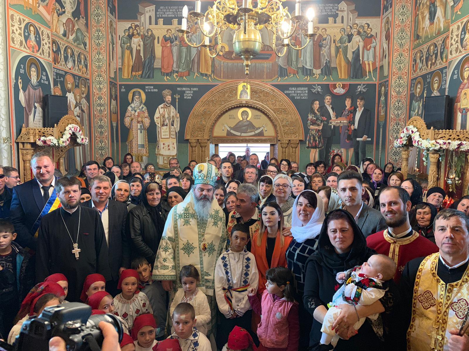 Liturghii arhiereşti în Duminica Floriilor