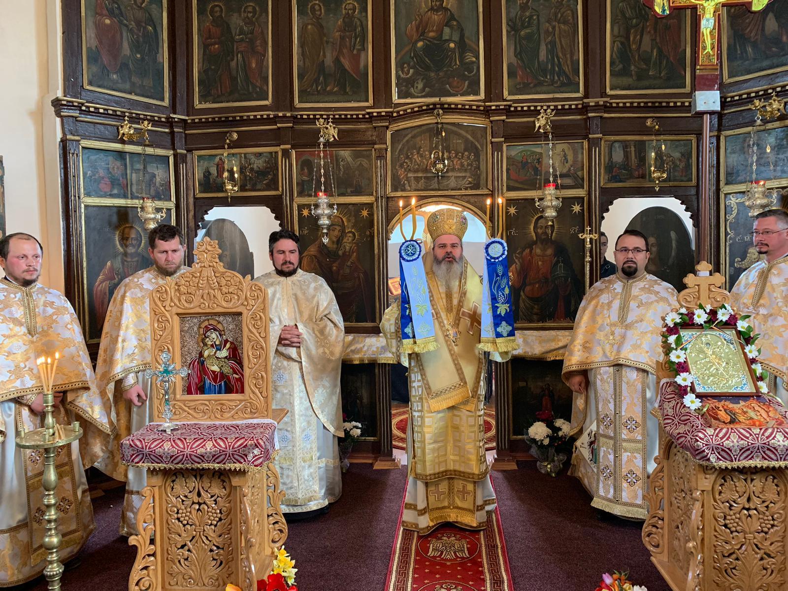 Slujbe arhiereşti în Eparhia Huşilor