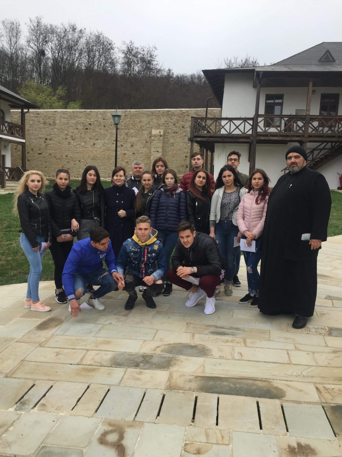 Manifestări dedicate tinerilor în Eparhia Romanului și Bacăului