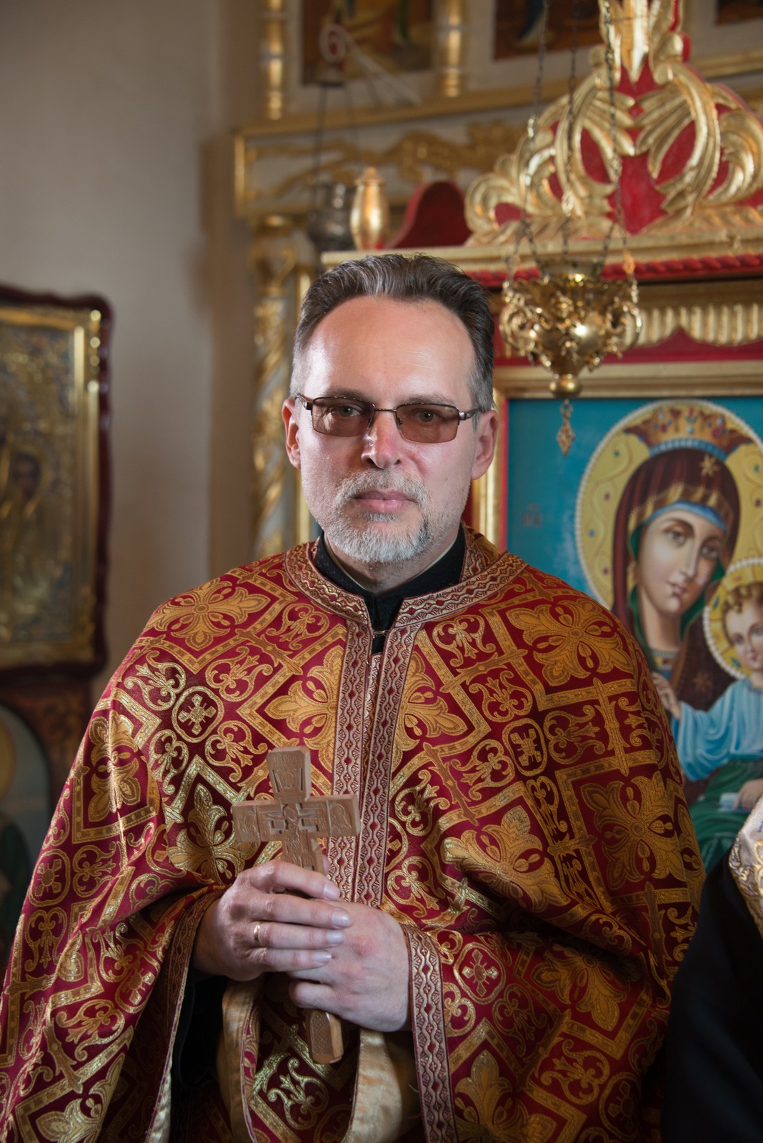 Slujire arhierească la Stolniceni, comuna Răuseni: „Omul își răstignește inima când îi iartă pe vrăjmași”