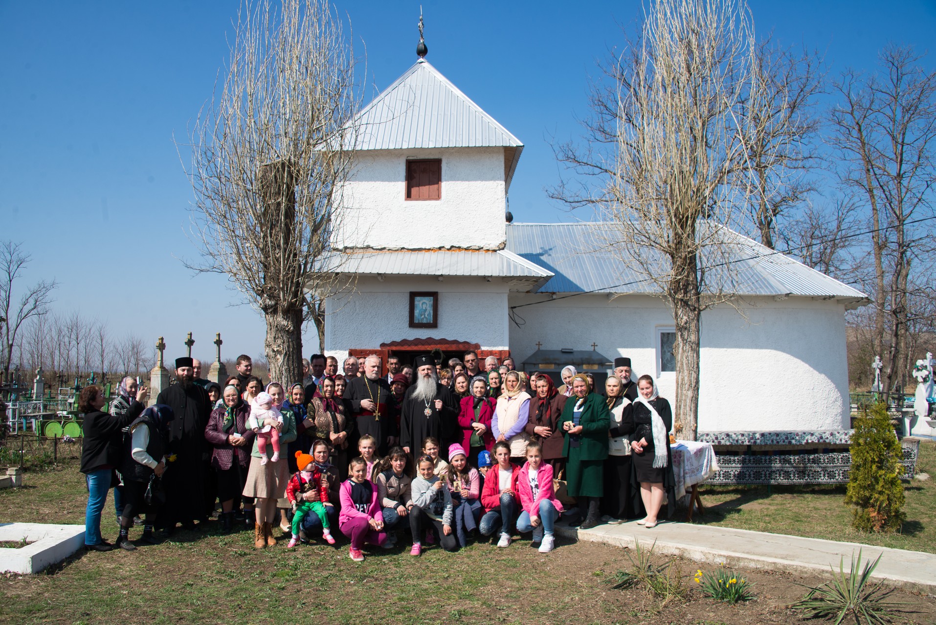 Slujire arhierească la Stolniceni, comuna Răuseni: „Omul își răstignește inima când îi iartă pe vrăjmași”