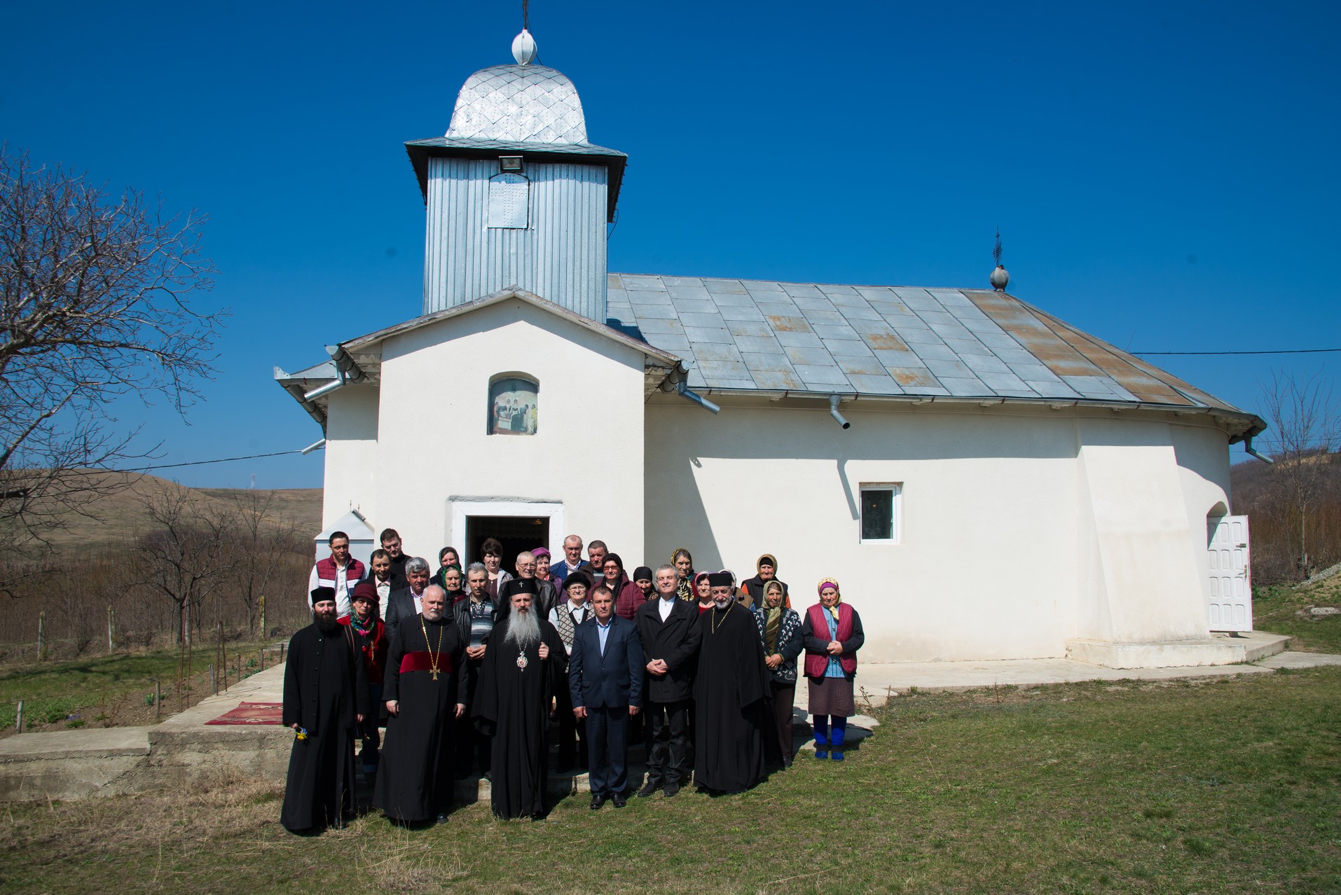 Slujire arhierească la Stolniceni, comuna Răuseni: „Omul își răstignește inima când îi iartă pe vrăjmași”