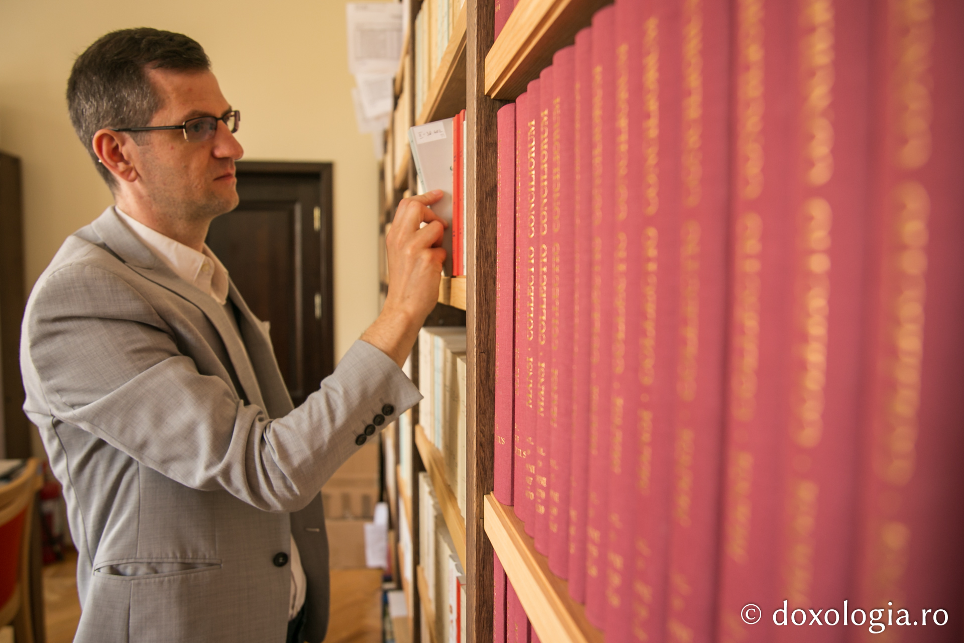 Foto: Cătălin Acasandrei „În mormânt, Viaţă, pus ai fost, Hristoase…” – istoria și teologia Prohodului Domnului