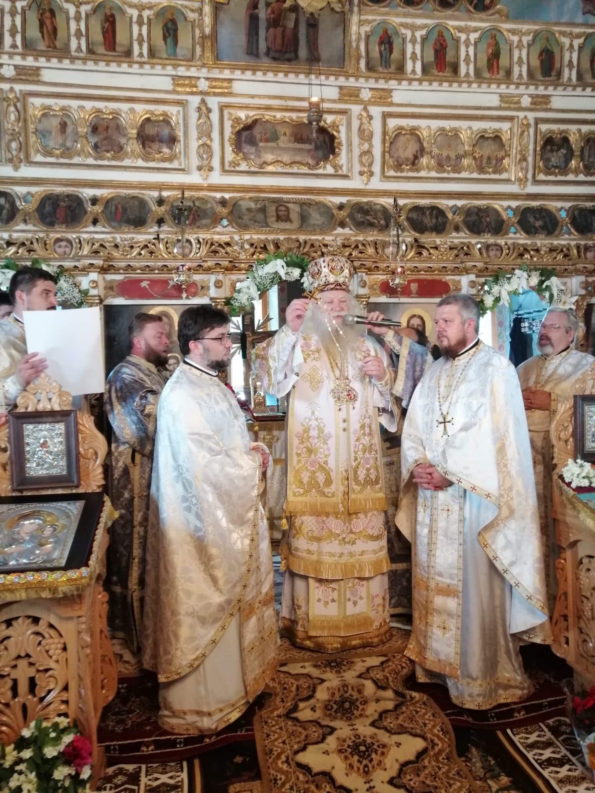 Binecuvântare arhierească în Parohia ”Nașterea Maicii Domnului” - Hilişeu Cloşca