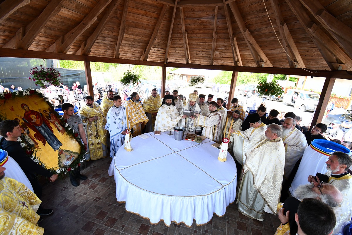 Mănăstirea Basaraba şi-a serbat hramul prin Liturghie arhierească Mănăstirea Basaraba şi-a serbat hramul prin Liturghie arhierească